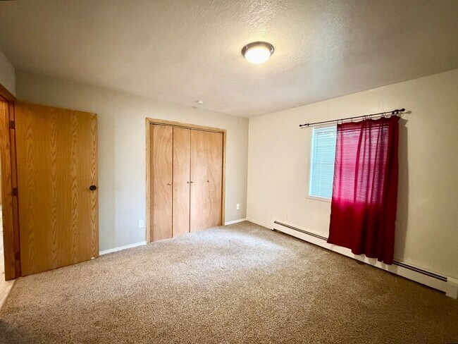 Building Photo - 35920 Dawn Dr