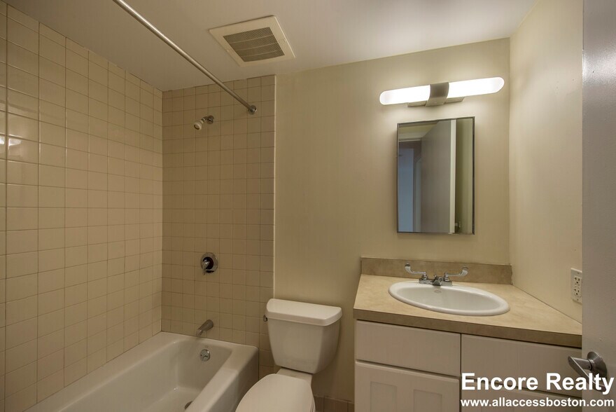 Building Photo - 40 Boylston St