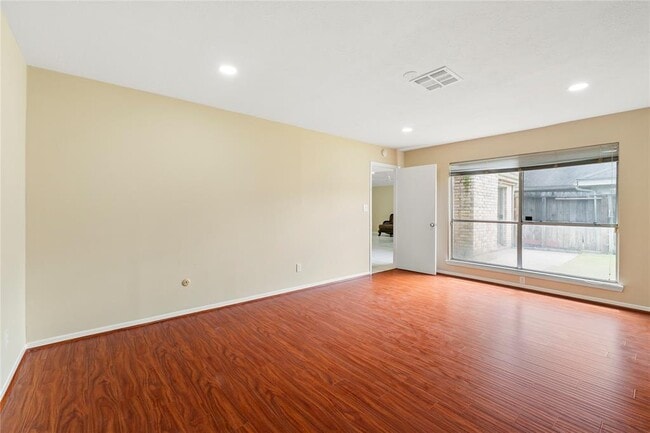 Building Photo - 11122 High Star Dr