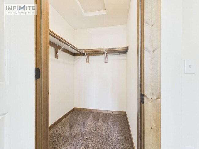 Building Photo - 2767 Fen Way
