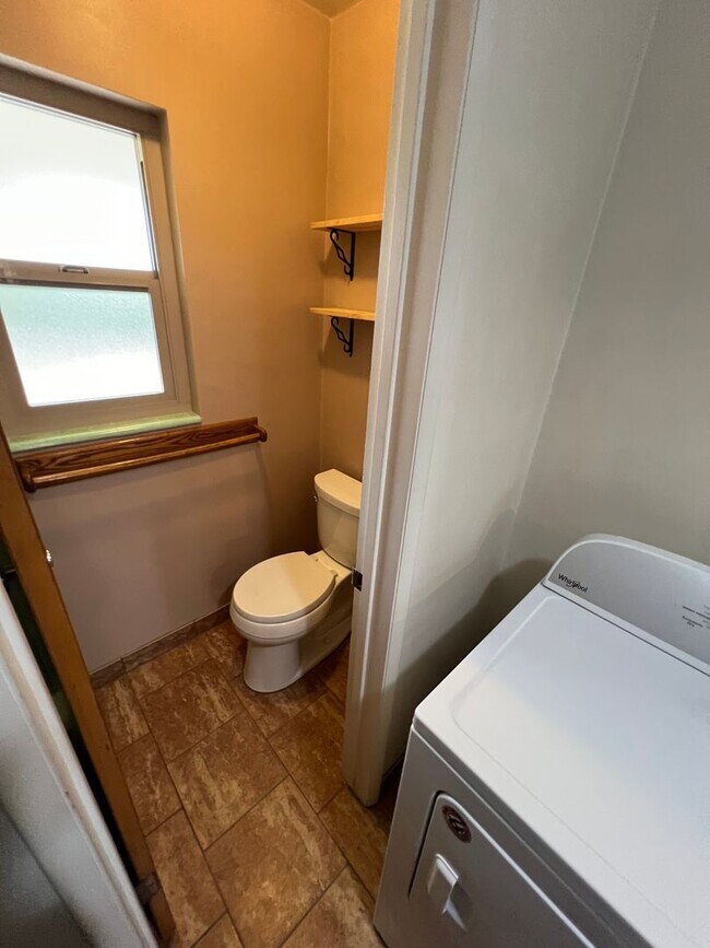 Building Photo - 723 S California St