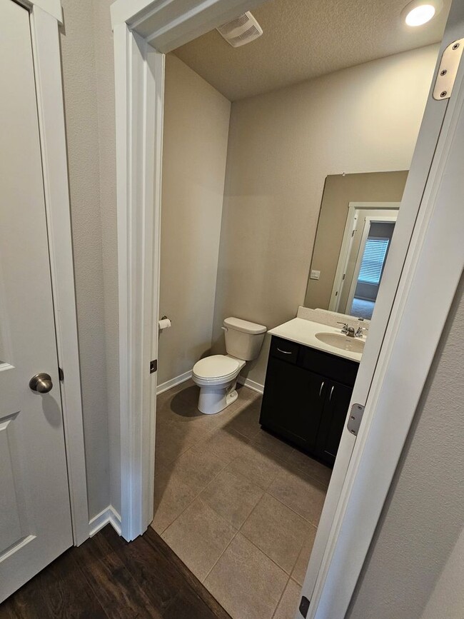 Building Photo - Spacious recently built home just west of Waukee!