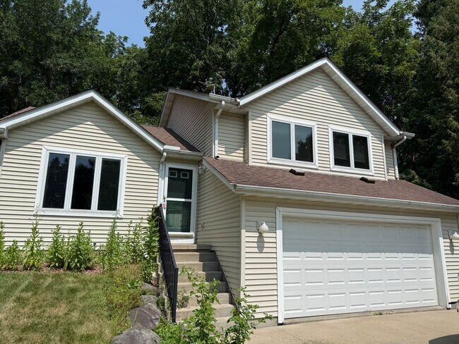 Building Photo - 6078 Croix Dr