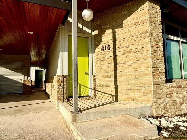 Building Photo - 416 Starlight Vlg Lp