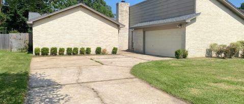 Building Photo - 323 Maybrook Dr