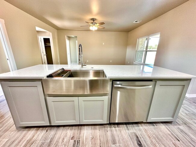Building Photo - New Construction Home south of Blanchard approx 8-10 miles from Chickasha Move in Deposit-Free (I...