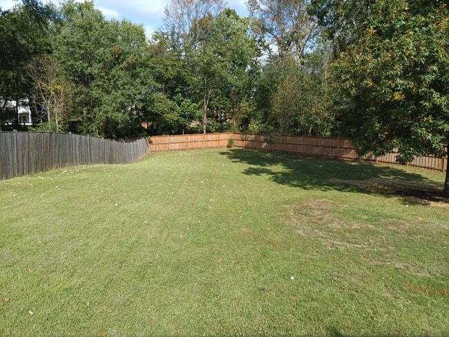 Building Photo - This charming 1,732-square-foot single-family home offers 3 bedrooms and 3 bathrooms, featuring a...