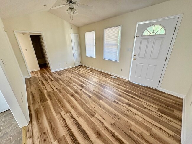 Building Photo - 1033 Holly Point Dr