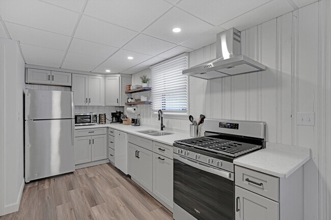 Building Photo - 2151 Thoroughbred Ln