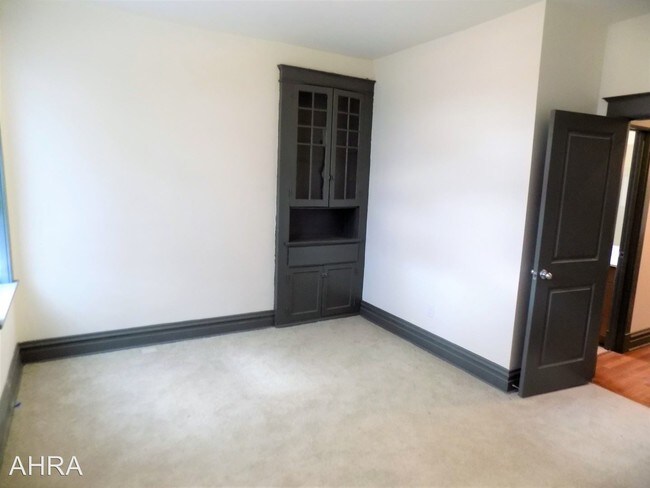 Building Photo - 4144 De Tonty St
