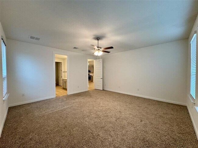 Building Photo - 2320 Magnolia Hl Dr