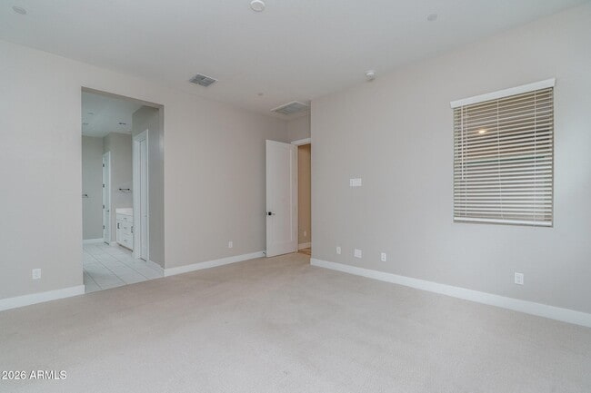 Building Photo - 14058 W Hubbell St