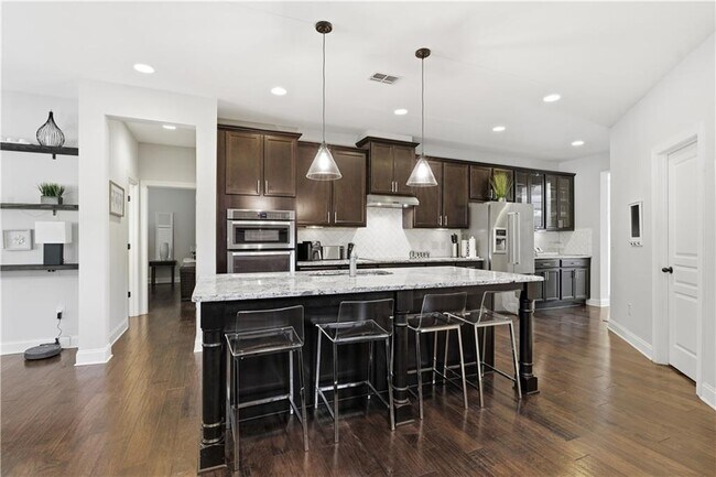 Building Photo - 2530 Maple Ridge Ln