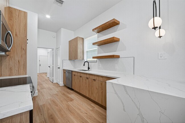 Building Photo - 7840 Nashville St