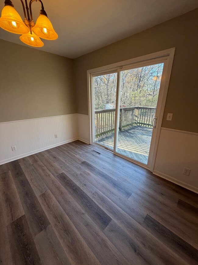 Building Photo - 1428 Grandview Dr