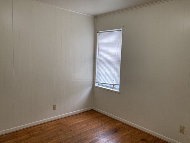 Building Photo - 310 Prather Dr