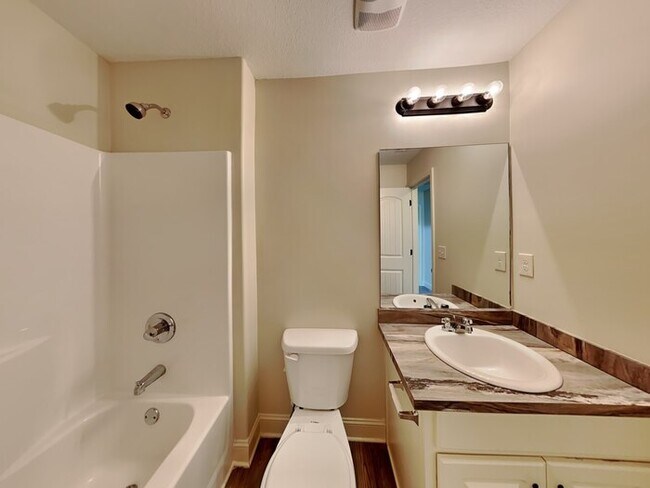 Building Photo - You'll want to see this home for yourself!