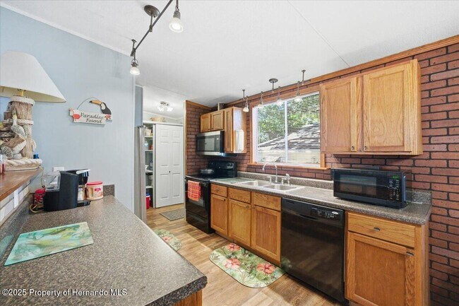 Building Photo - 6715 W Richard Dr