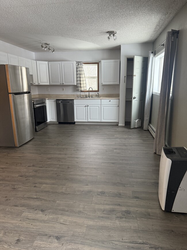 Primary Photo - 3617 Biathalon Ave