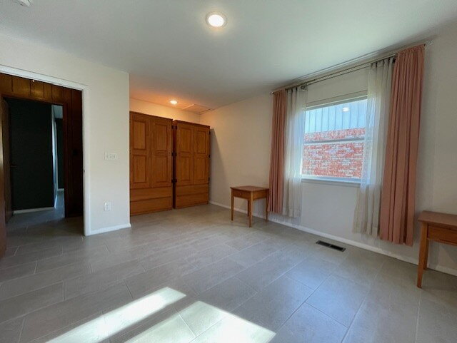 Building Photo - 209 Sanders Ave