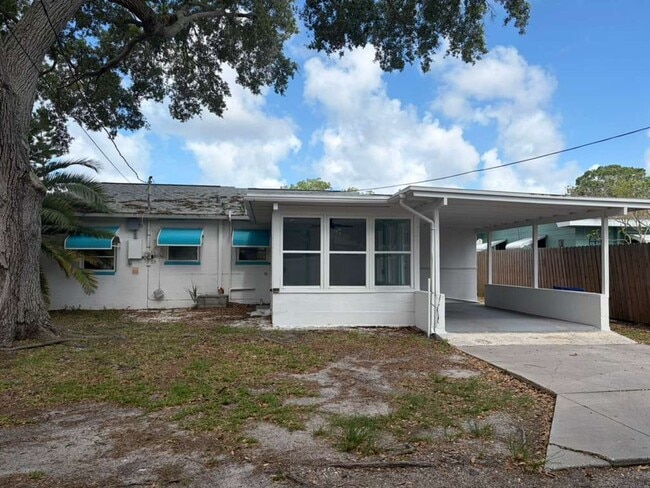 Building Photo - Marina District - 2 Bedroom 1 Bath
