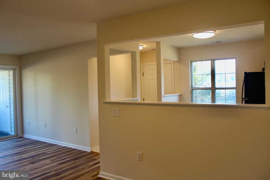 Building Photo - 9266 Chapman Oak Dr