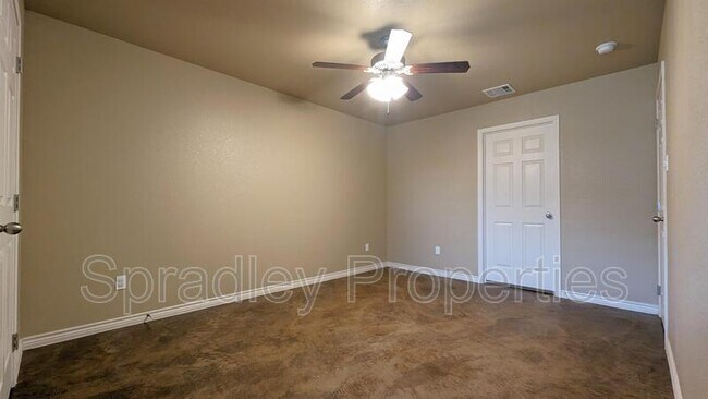 Building Photo - 1562 Vani Ct