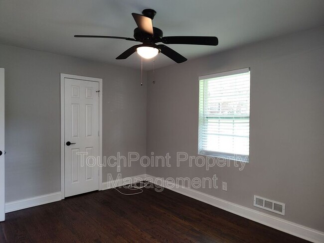 Building Photo - 3401 Bonaire Dr