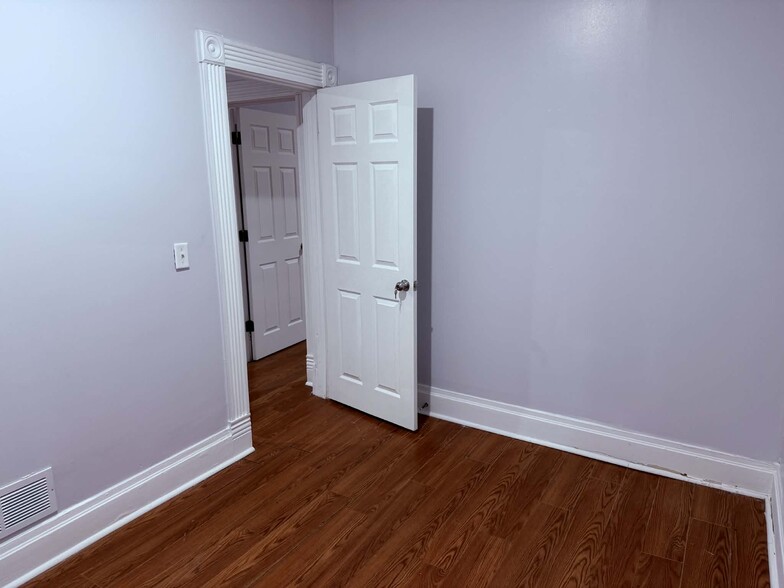 Building Photo - 759 Charles Ave