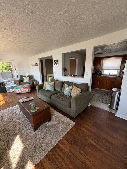 Building Photo - 4814 Whyem Dr