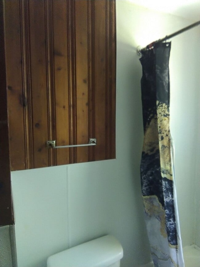 Building Photo - 304 Old Shaw Rd