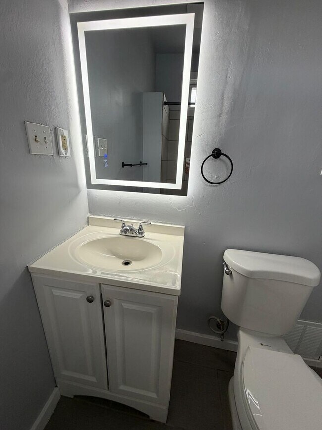 Building Photo - 52 Farren Ave