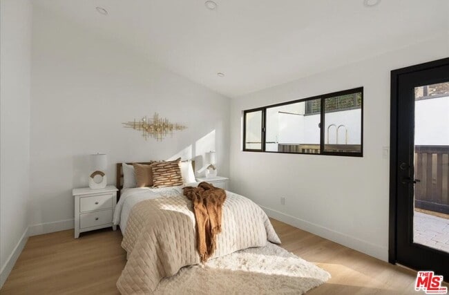 Building Photo - 3873 Royal Woods Dr