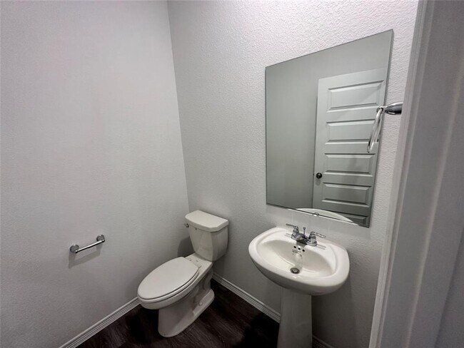 Building Photo - 16496 Moss Ln