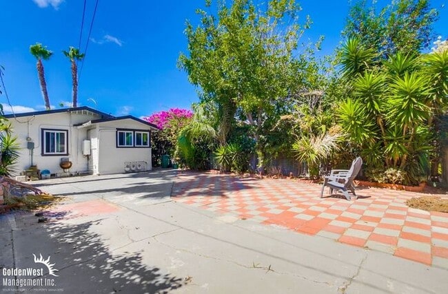 Building Photo - Beautifully Renovated 1Bdm 1Ba Apartment i...