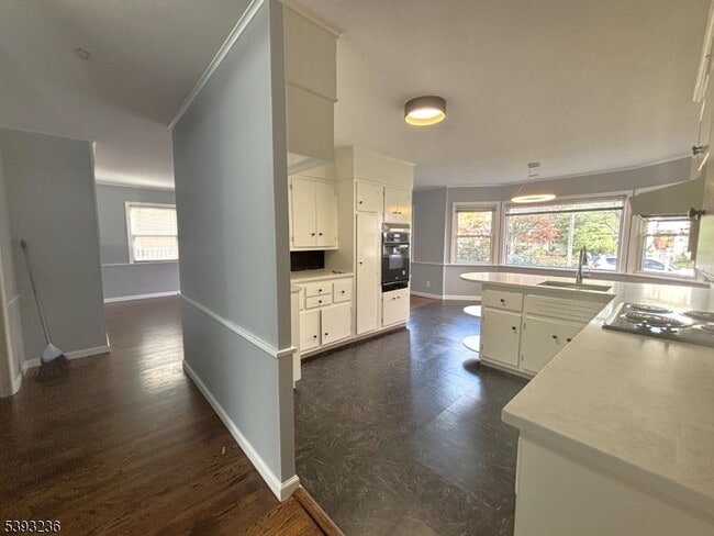 Building Photo - 130 Arlington Ave