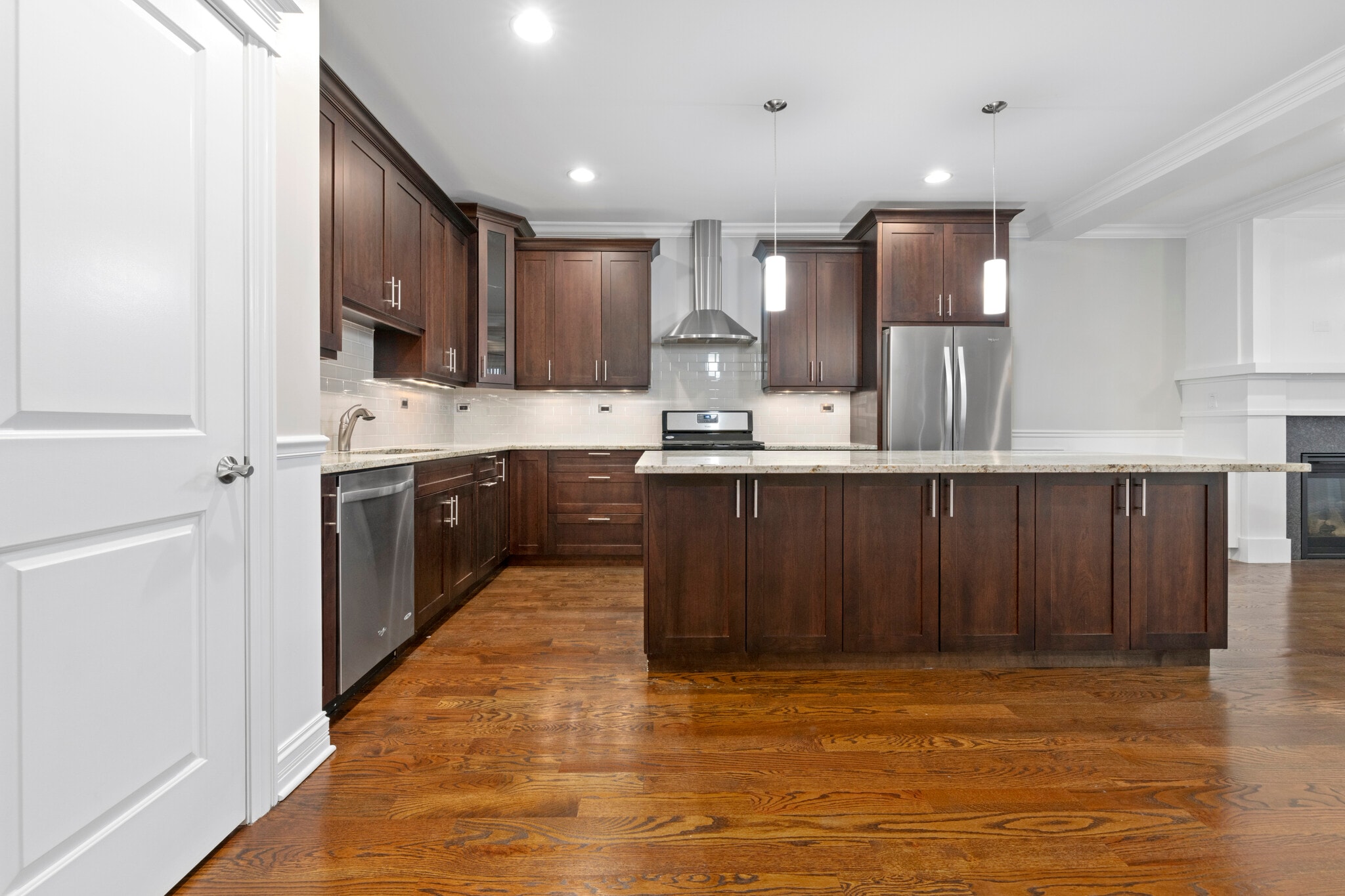 Building Photo - 1322 W Grand Ave