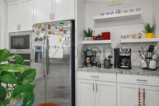 Building Photo - 12743 Blueblanc Way