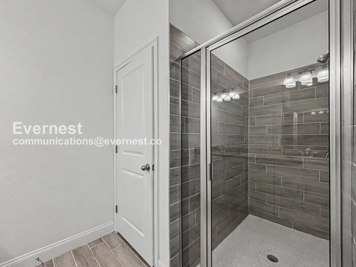 Building Photo - 6750 Midland Dr