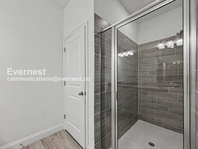 Building Photo - Limited Time Special Offer / 4 Bed, 3.5 Bath Home with Garage / Pet-Friendly / Vouchers Accepted ...