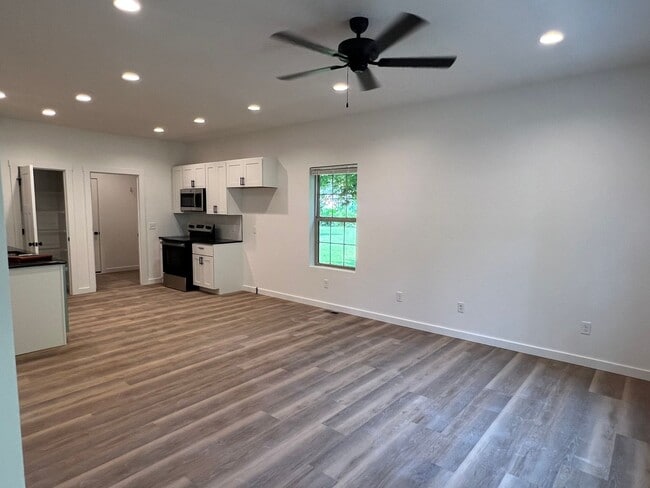 Building Photo - New Construction Rental Available!