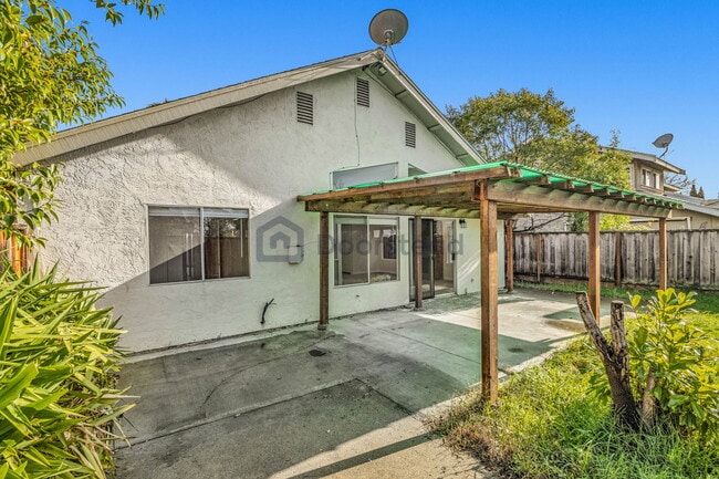Building Photo - 4035 Egret Ct