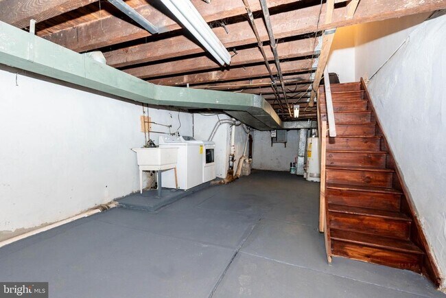 Building Photo - 2629 S Sheridan St