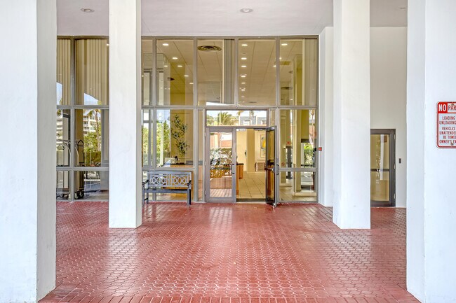 Building Photo - 3589 S Ocean Blvd