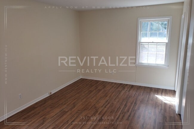 Building Photo - Beautiful 4 Bed 2 Bath Home in Daphne!!
