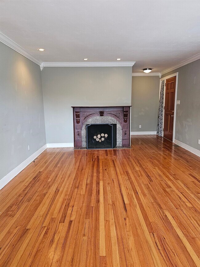 Building Photo - 850 Brookwood Dr