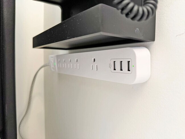 Building Photo - 1408 Pleasant St