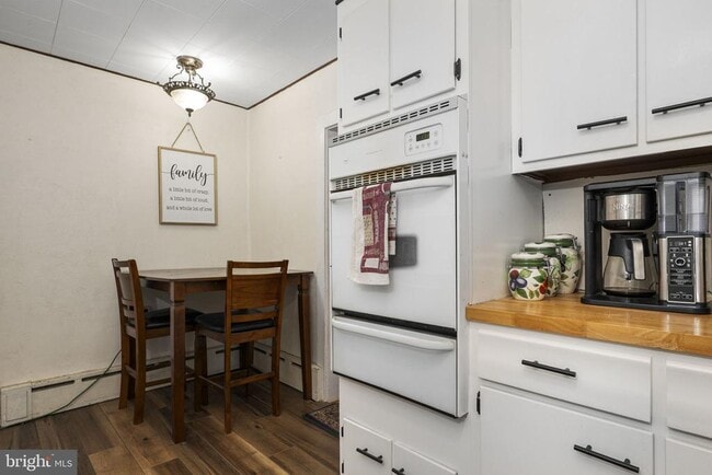 Building Photo - 934 Paoli Pike