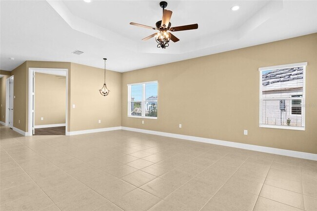 Building Photo - 10112 Lake Wales Cir