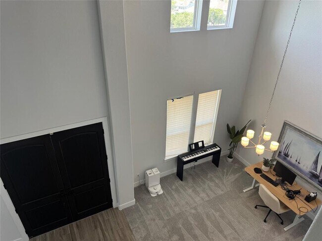 Building Photo - 169 Sunny's Halo Ct